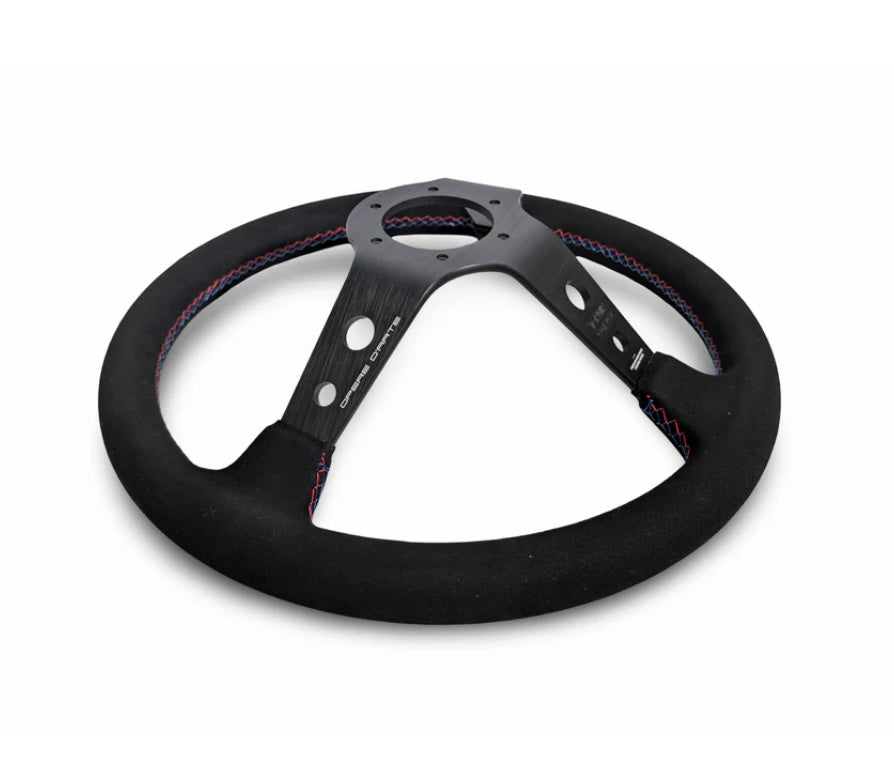 TK #1 。Steering Wheel 。Tri-Color Stitching 。Alcantara
